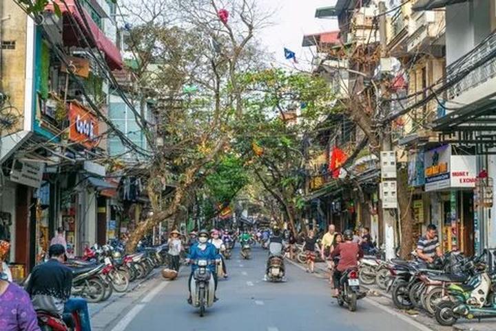 Có 1 kiểu áo quốc dân, dù - Cảm hứng video marketing từ Hotspot Matrix
